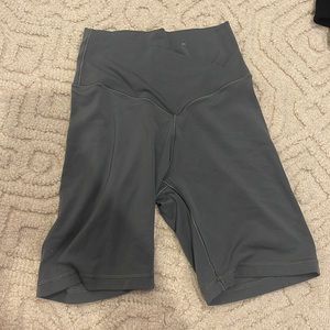 arie biker shorts